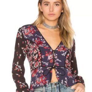 Free People women’s Medium  The Way The World Turns Long Sleeve Tie-Front Top
